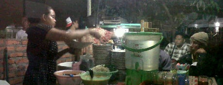 nasi pecel tumpang bu.tarmi is one of Guide to Kediri's best spots.