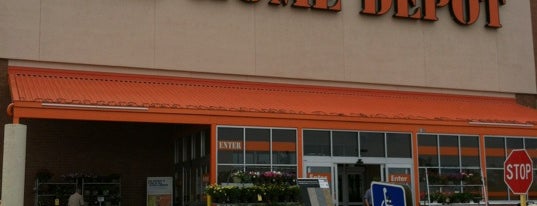 The Home Depot is one of Lieux qui ont plu à Joshua.