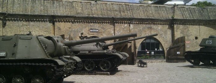 Muzeum Uzbrojenia is one of Park Cytadela.