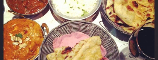 Raviz Indian Cuisine is one of Lieux qui ont plu à Shina.