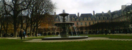 Place des Vosges is one of My France Trip'09.