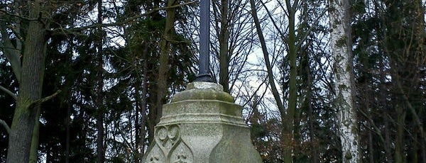 Vyhlídka Rohanův kříž is one of Lázeňské lesy Karlovy Vary.