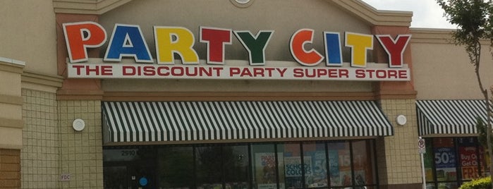 Party City is one of Chester 님이 좋아한 장소.