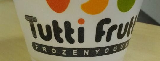 Tutti Frutti Frozen Yogurt is one of restaurantes.