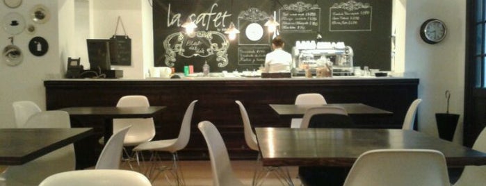 La Cafet is one of Santiago Cafes.