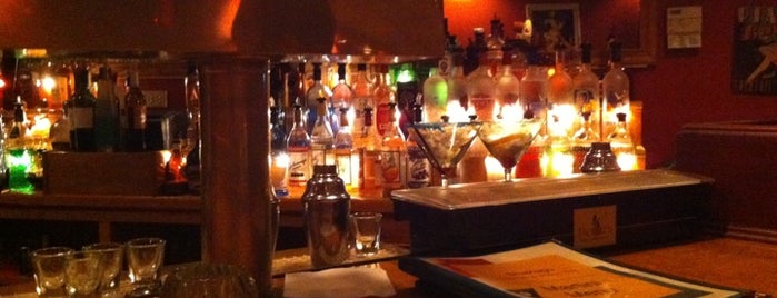 Shakago Martini & Piano Bar is one of Alberto J Sさんのお気に入りスポット.