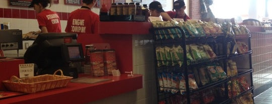 Firehouse Subs is one of Lugares favoritos de Stefan.