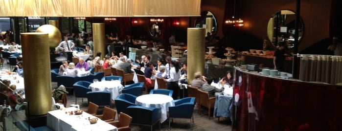 La Gare is one of Mes brunchs favoris à Paris.