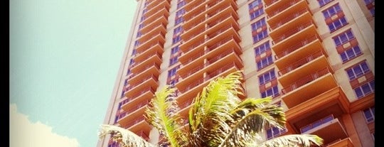 Hilton Hawaiian Village Waikiki Beach Resort is one of Hawaii vacation.