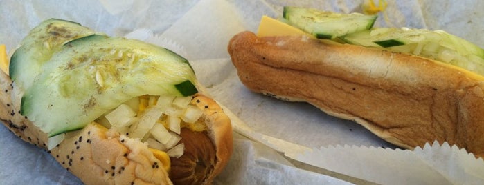 Chitown Hotdogs is one of Lugares favoritos de Mario.