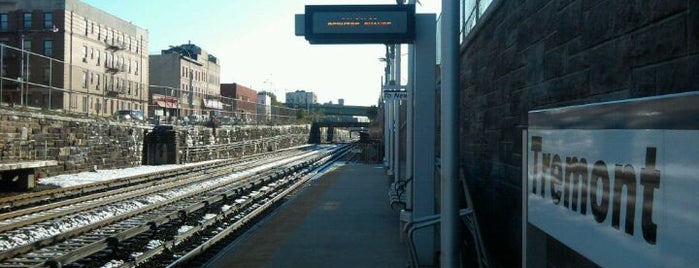 Metro North - Tremont Train Station is one of Harlem Line (Metro-North).