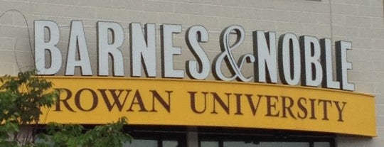 Barnes & Noble - Rowan University Bookstore is one of Sandy'ın Beğendiği Mekanlar.