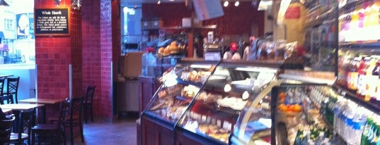 Whole Hearth Bakery & Cafe is one of Orte, die John gefallen.