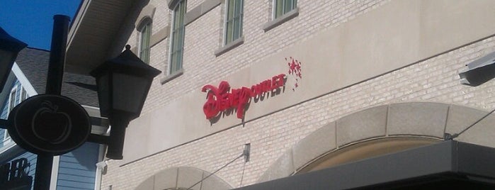 Disney Store is one of Tammy : понравившиеся места.