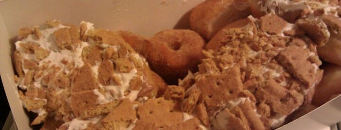 Krumpe's Donuts is one of Night kitchen.