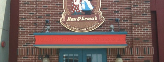 Max & Erma's is one of สถานที่ที่ Todd ถูกใจ.