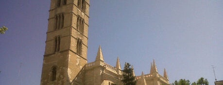 Iglesia de Nuestra Señora de la Antigua is one of Valladolid.