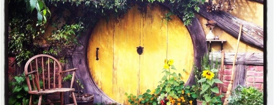 Hobbiton Movie Set & Farm Tours is one of Cinematic checkins #4sqdreamcheckin.