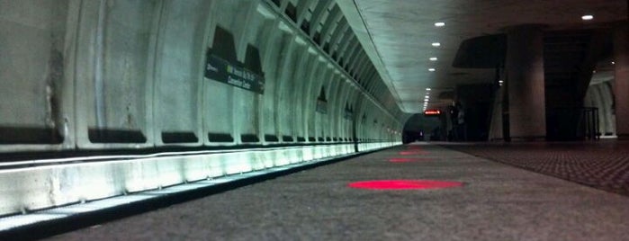 Mt Vernon Sq 7th St-Convention Center Metro Station is one of WMATA Yellow Line.