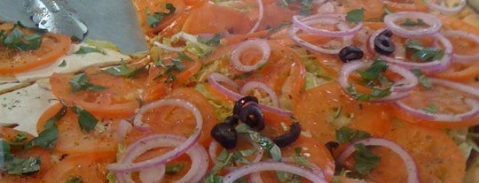 Rosa's Pizza is one of Lugares guardados de lOYDA.
