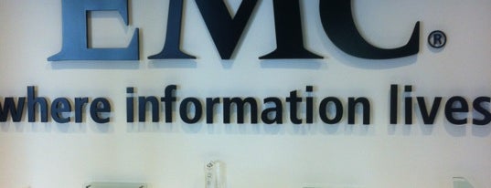 EMC HQ is one of สถานที่ที่ Mirek ถูกใจ.