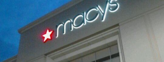 Macy's is one of Alexandra🌟 : понравившиеся места.
