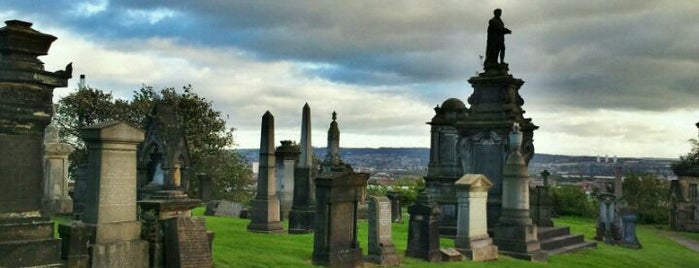Glasgow Necropolis is one of Schottland Reise.
