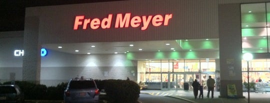 Fred Meyer is one of Lugares favoritos de Jack.