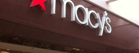 Macy's is one of Orte, die Nadine gefallen.