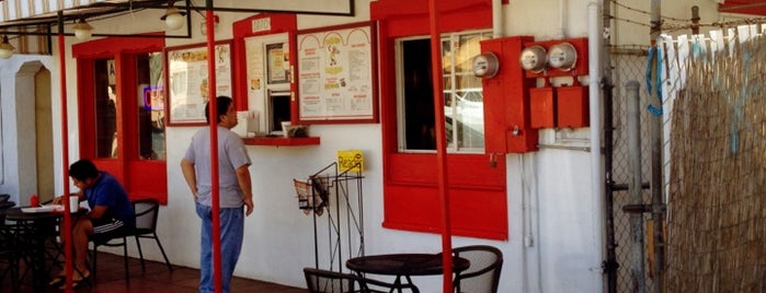 Taco Rey Taco Shop is one of @DowntownRob'un Kaydettiği Mekanlar.