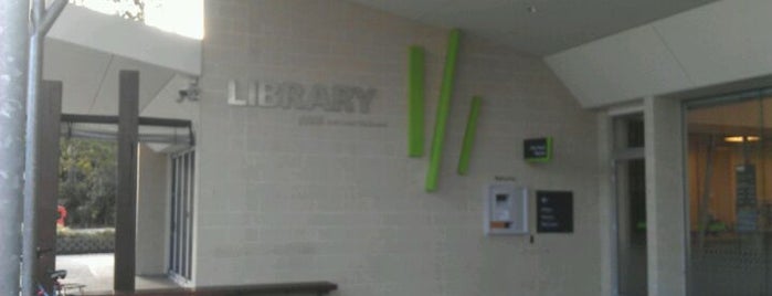 Broadbeach Library is one of Tempat yang Disukai Lauren.