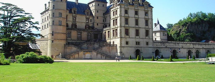 Château de Vizille is one of France: je t'aime.