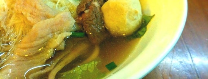 ก๋วยเตี๋ยวโชคชัย is one of Gourmet@Phitsanulok.