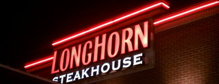 LongHorn Steakhouse is one of Tempat yang Disukai Carlos.