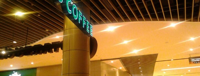 스타벅스 is one of Starbucks Outlets (Singapore).