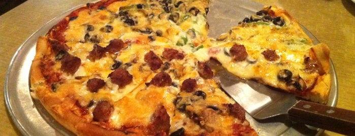 Spiro's Pizza & Pasta is one of Locais salvos de Mitchell.