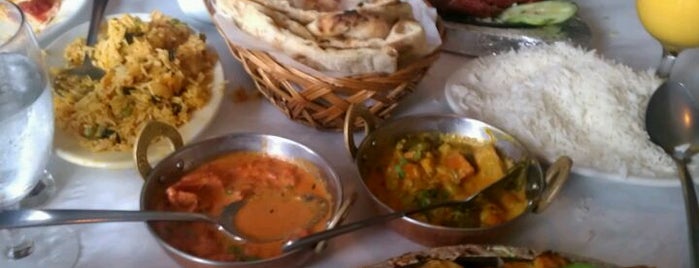 Chicago Curry House Indian Restaurant is one of Chicago Restaurant Bucket List.