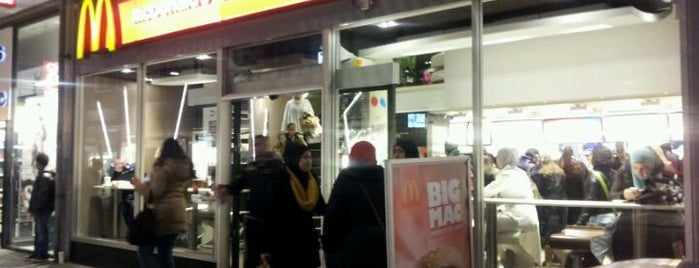 McDonald's is one of Theo'nun Beğendiği Mekanlar.