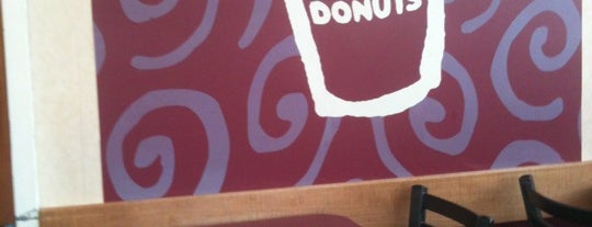 Dunkin' is one of Tempat yang Disukai Ed.