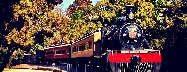 Museo Ferroviario de Santiago is one of Arte.