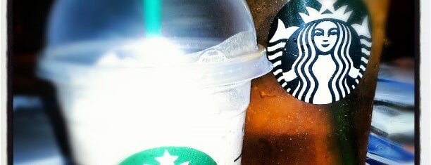 Starbucks is one of Orte, die Justin gefallen.