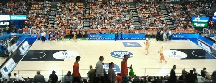 Pavelló Font de Sant Lluís is one of Pabellones de baloncesto.