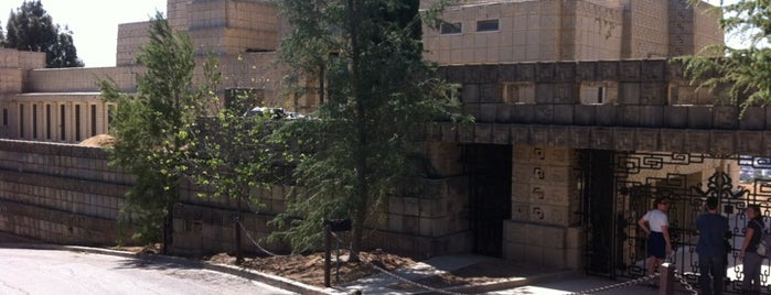 Ennis House is one of Landmarks.