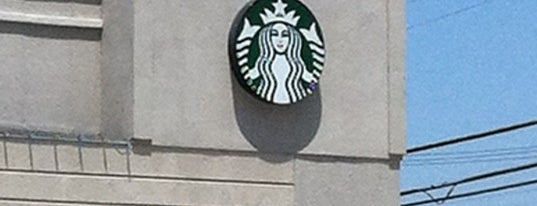 Starbucks is one of Locais curtidos por Betty.