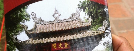 Văn Miếu Quốc Tử Giám (Temple of Literature) is one of Hn trong tôi.