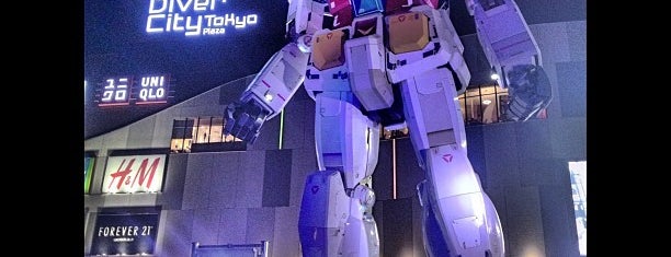 Gundam Front Tokyo is one of Para Japón ♥.