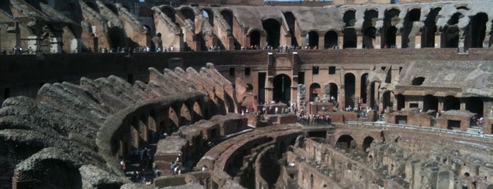 Колизей is one of Rome.