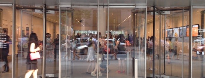Museu de Arte Moderna (MoMA) is one of Traveling New York.