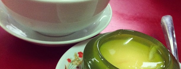 Chè Kỳ Đồng is one of For Sweet Tooth in Saigon.