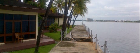 Makassar Golden Hotel (MGH) is one of Makassar Bisa Tonji.